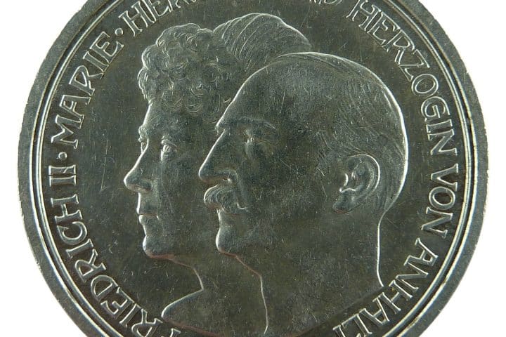 découvrez notre collection exclusive de pièces commémoratives 2027, alliant histoire et valeur pour les passionnés de numismatique.