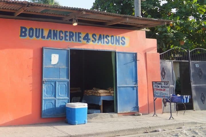 découvrez haïti : son histoire fascinante, sa culture unique, ses paysages naturels et sa richesse artistique. explorez les attraits touristiques, événements et actualités de ce pays des caraïbes plein de vie et d'émotions.