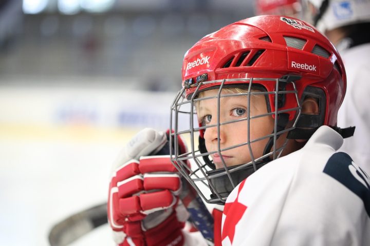 découvrez tout sur le hockey sur glace : règles, équipes, techniques et actualités de ce sport rapide et passionnant.