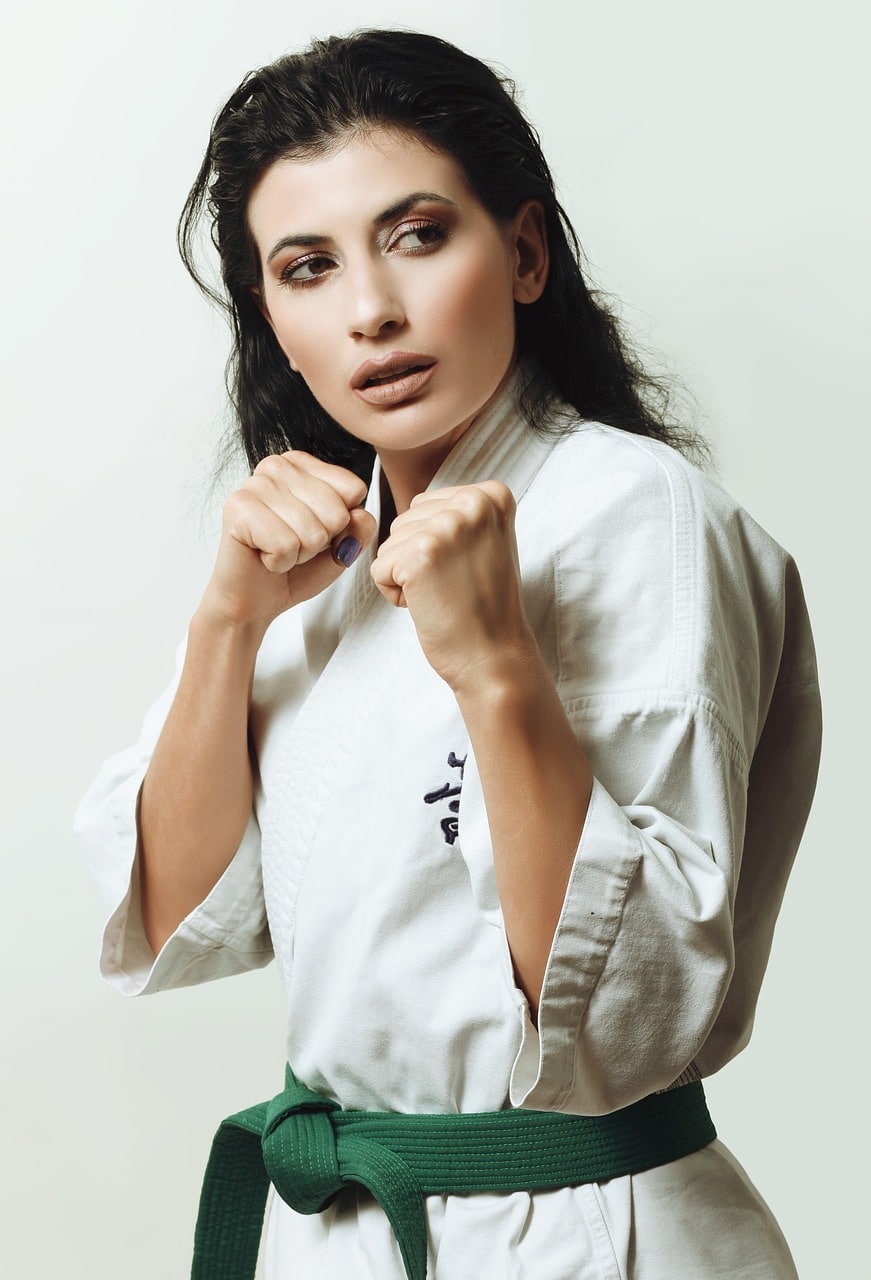 découvrez le karaté, un art martial japonais alliant technique, discipline et maîtrise de soi. apprenez ses principes, ses bienfaits et les différentes ceintures pour tous âges et niveaux.