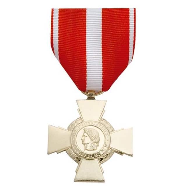 combien rapporte une médaille d'or aux jeux olympiques découvrez la valeur réelle d'une médaille d'or : composition, prix actuel, facteurs influençant son estimation et conseils pour l'achat ou la revente.