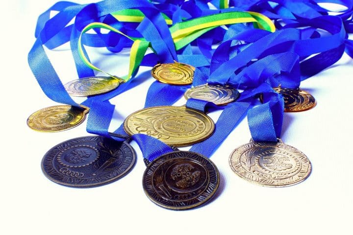 découvrez des pièces de monnaie rares et uniques liées aux jeux olympiques, parfaites pour les collectionneurs et passionnés d'histoire olympique.