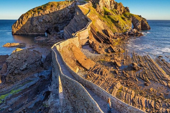 découvrez la beauté envoûtante de l'espagne, un pays riche en culture, gastronomie et paysages à couper le souffle. explorez ses célèbres villes comme madrid, barcelone et séville, et plongez dans l'authenticité de ses traditions. préparez votre voyage et vivez une expérience inoubliable en espagne.