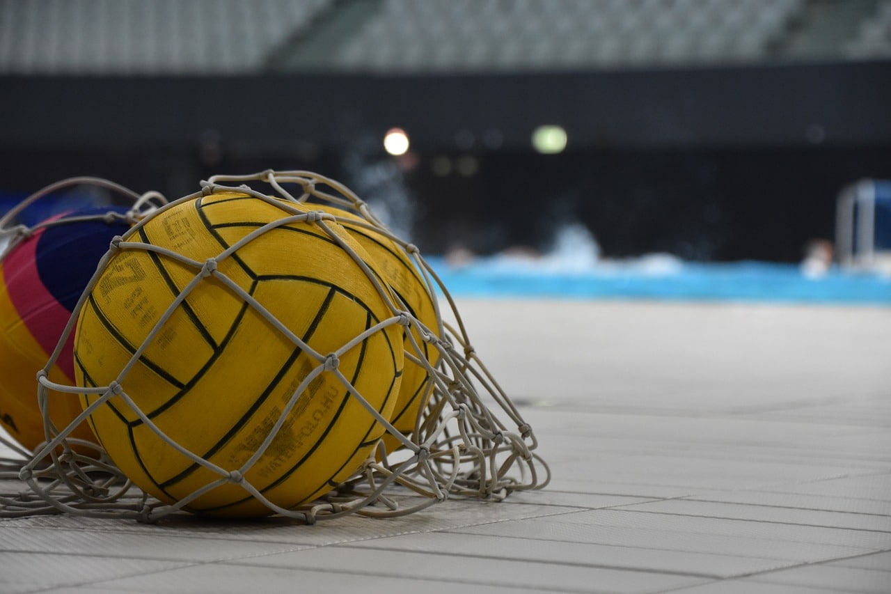 Analyse des performances du water polo aux JO 2024 : résultats et moments clés découvrez le monde captivant du water-polo, un sport aquatique dynamique et stratégique où l'adresse, l'endurance et le travail d'équipe sont essentiels. plongez dans les règles, les techniques et les compétitions de ce jeu passionnant qui allie natation et esprit d'équipe.